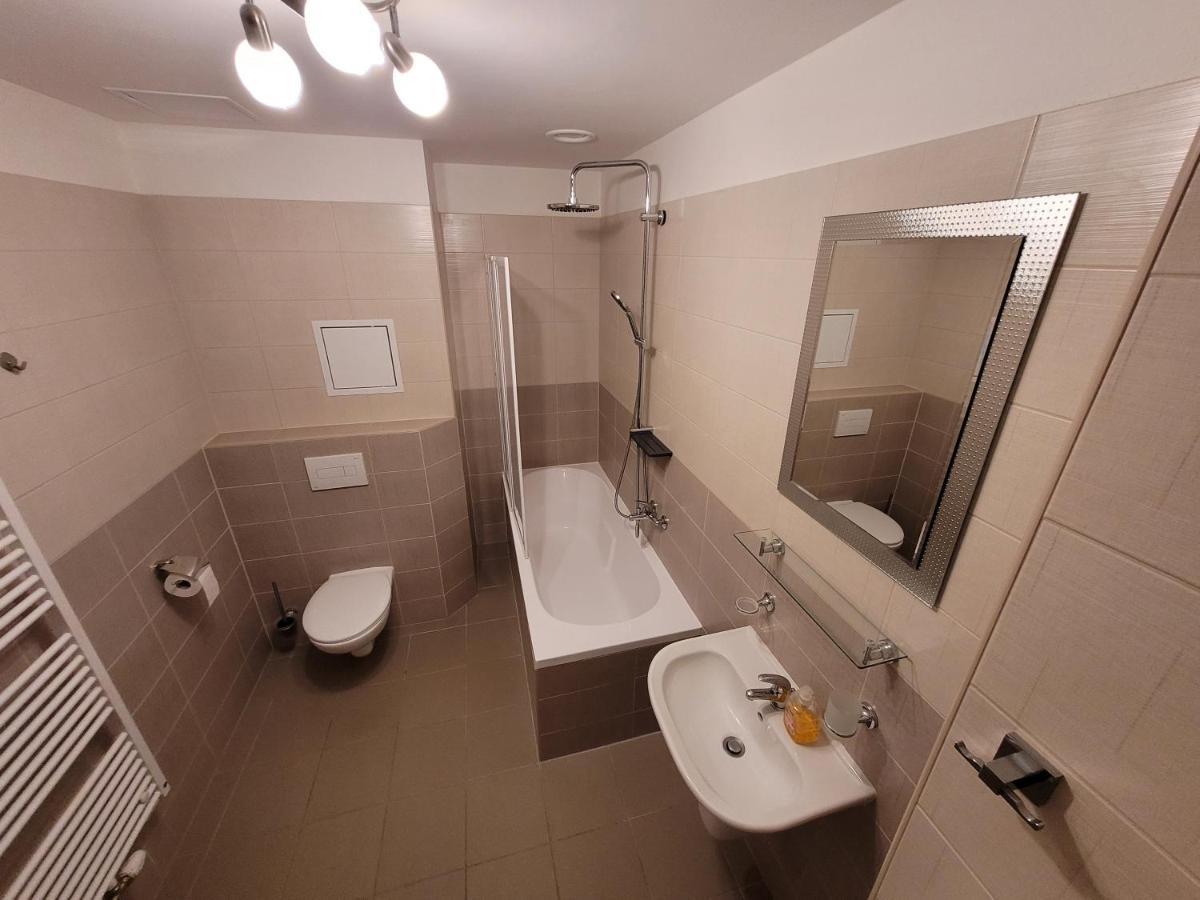 Apartment Svahova Karlovy Vary Esterno foto